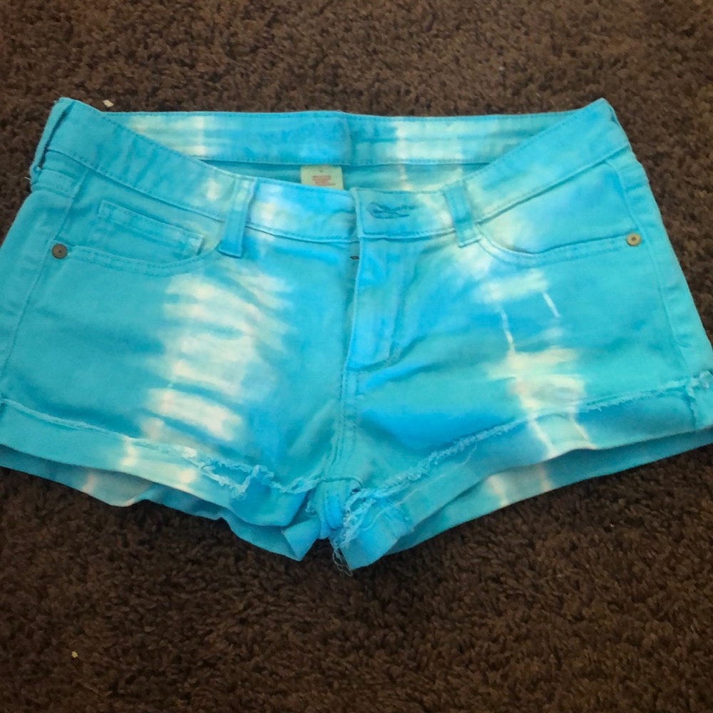 Super cute blue tie-dye Jean shorts